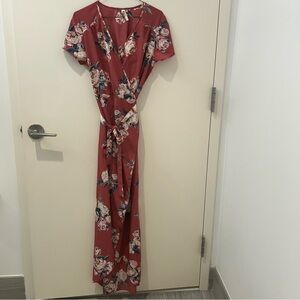 pink floral maxi wrap dress
brand love 4 truth
size small